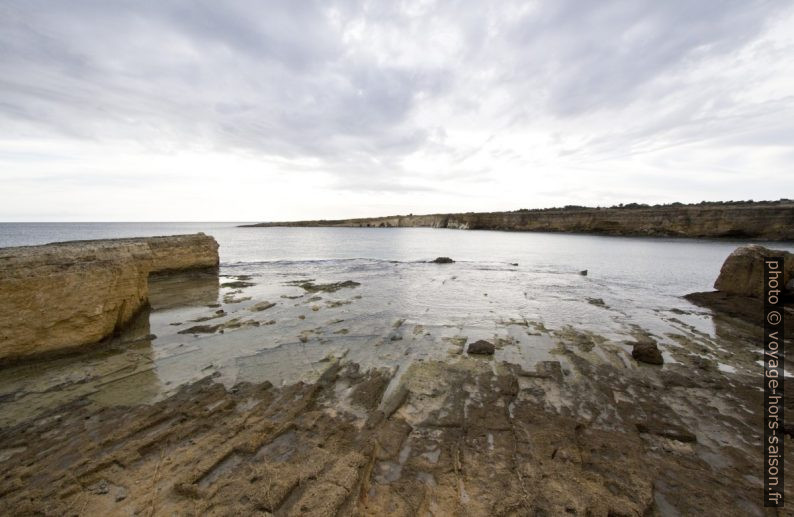 Carrière antique de pierres à la Punta della Mola. Photo © André M. Winter