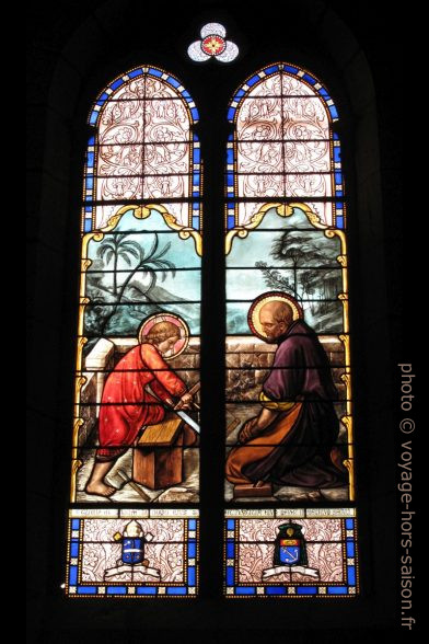 Vitrail dans Notre-Dame-de-l'Assomption à Moustiers. Photo © Veronika Schnablegger